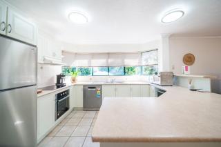 Beachfront Unit on The Strand - 5