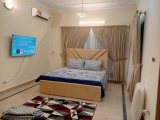 Royal 1 cottage - Islamabad - 3