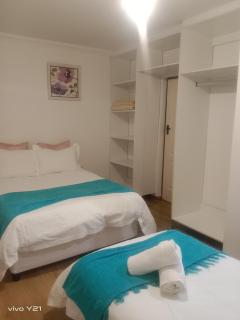 Zuzani Ikhaya B&B - 1