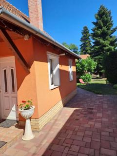 Manoka Guest House - Mogyoród - 1