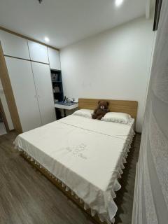 Linda House - 9