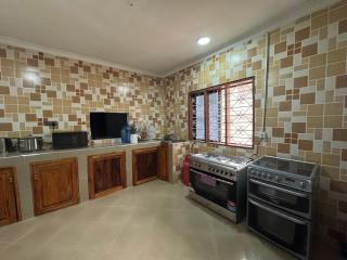 Cozy Stay Near Zanzibar Airport - 5
