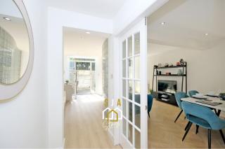 Bon Accord Square - SJA Stays - Modern 3 Bed Apartment - 3