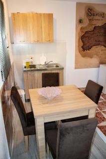 Old Olive Tree Apartment - Bar - 4