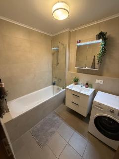 The Elite Suite IV downtown apartment AC & garage parking - Bratislava - 2