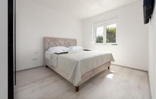 2 Bedroom Gorgeous Apartment In Vir - Vir - 7