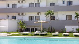 Sunrise Beach Ipsos - Pool & Fun - 1