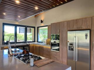 Luxury Bush Villa - 3