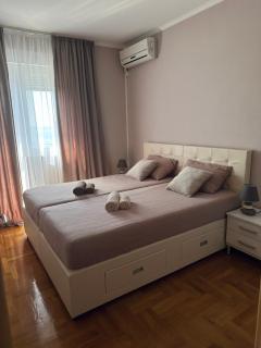 Просторная квартира в Петровце с видом на море - 2