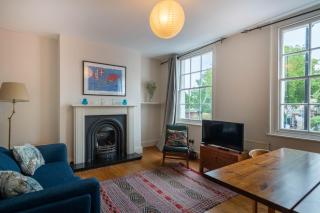 Quaint 1BD Victorian Flat in Iconic Neighbourhood - 9
