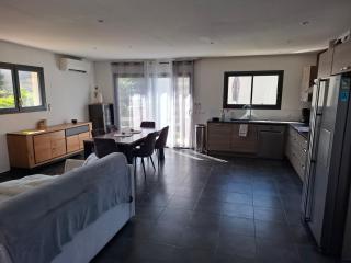 Charmante maison au cœur de Valergues avec piscine - 2