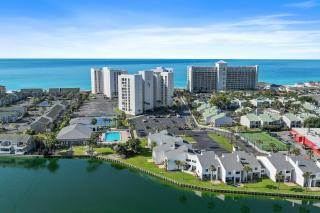 1105 Shoreline Towers Beach Front Condo - Free Beach Setup - Destin - 2
