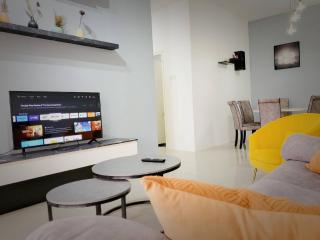 Ipoh Cove Hillside Mini Waterpark Family Suite - 2