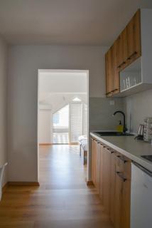 Light Loft Apartment Ohrid - 4