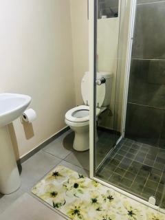 Stunning modern apartment in Waterfall Ridge - Midrand - 7