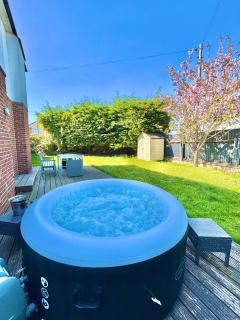 Three Bed Detached Home - Large Garden - Hot Tub - Free Parking - Close to Beach! - Iford - 8