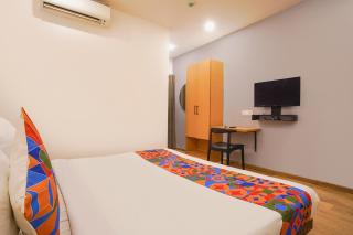 FabHotel Cinco - 7