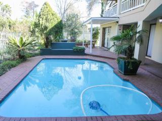 Lakeside Guest House - 1