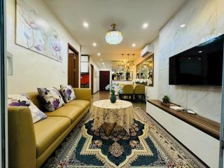 Spacious 2 Bedroom Apartment with Stunning Sea View - Hạ Long - 9