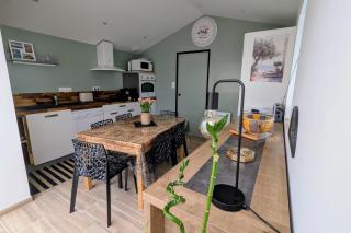 Vacation house between port and beach with garage - 2