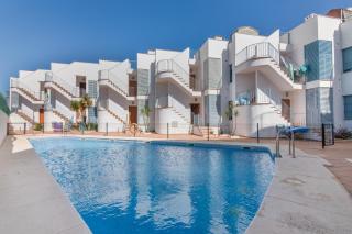 Apartamento con Piscina y Garaje - Villablanca - 0