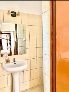 Minnie's Place - Ukunda - 4