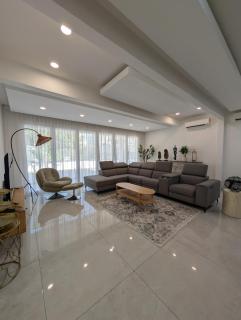 Luxury Tropical Bungalow in Damansara Golden Core - 5