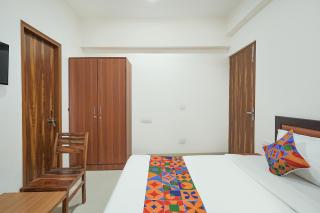 FabHotel Urban Villa - Noida - 6