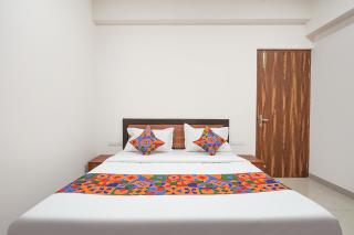 FabHotel Urban Villa - 9