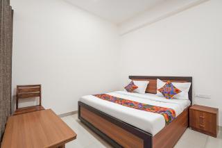 FabHotel Urban Villa - Noida - 8