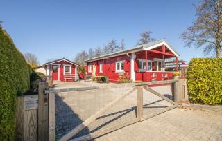 1 Bedroom Stunning Home In Menaam - 0