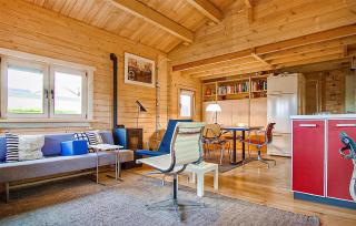 1 Bedroom Stunning Home In Menaam - 2