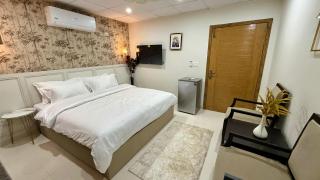 luxury Apartment Near Airport - 9