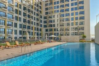 Townsquare Studio apartment with Pool & Arcade - 9