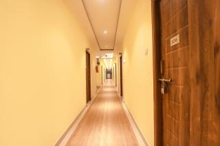 FabHotel Joy Residency - 4