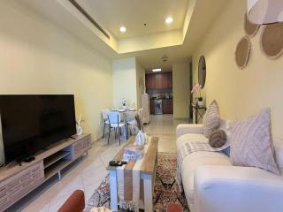 Stylish 1BR in Dubai Marina near Beach and tram - 9