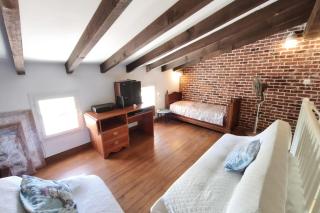 Ecological house with solar electricity - 1