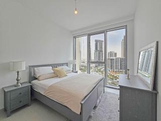 Deluxe 1-Bedroom in The Grand - Waterfront and Skyline Views - 9