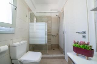 Avra Villa with Sunset View & Hot Tub in Oia - Oia - 2