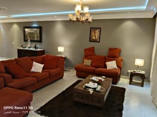 Bedroom Lakefront Villa in Marina 6 with Private Garden - 8