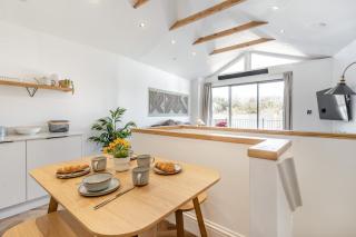 Castle View Ground Floor Apartment - The Mumbles - 8