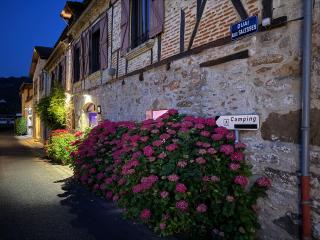 Le Victor Hugo - Hôtel et Restaurant - Logis Hôtels - Saint-Céré - 0