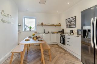 Castle View Top floor Apartment - Mumbles - 3