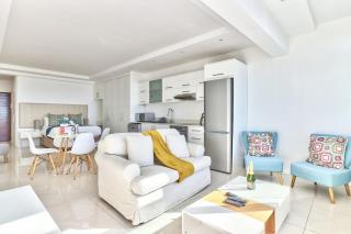 Beachfront Apartment with Wi-Fi! - 9
