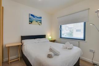 St Stephens Court, Marina - Swansea - 3