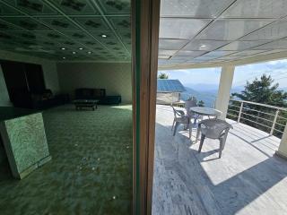 Top-Floor Stay with Mountain View, Khaira Gali, Murree - 5