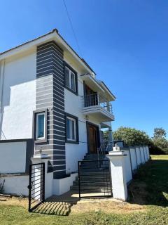 Hill Grove By Brown Tree Resorts - 0