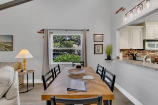 Ground Level and End Condo Unit - Quiet 2 Bedrooms and 1 Bath - 5