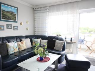 2-Zimmer-Appartement im 1. Obergeschoss mit Hallenschwimmbad und Sauna. - 3