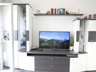 2-Zimmer-Appartement im 1. Obergeschoss mit Hallenschwimmbad und Sauna. - 2